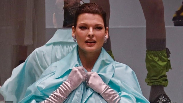 New York Fashion Week: Linda Evangelista Returns to Runway After 15 Years