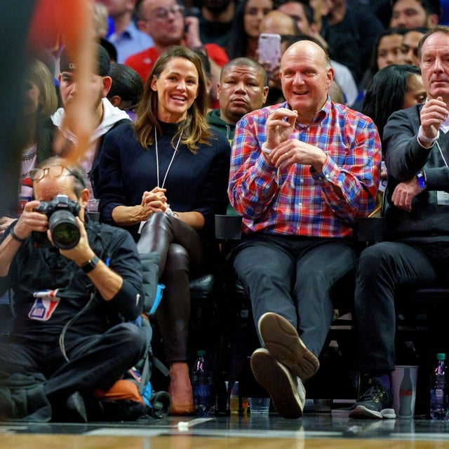 Jennifer Garner at Clippers game