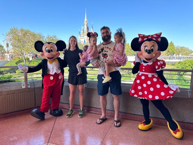 Kylie Kelce, Jason Kelce and their daughters